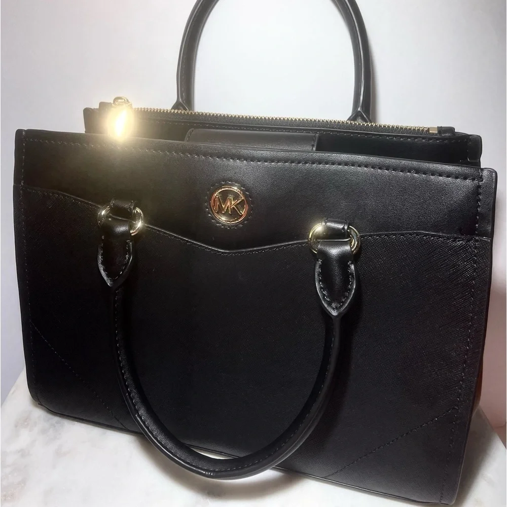 MICHAEL KORS‎ Everly Black Medium Saffiano Leather Satchel. NWT